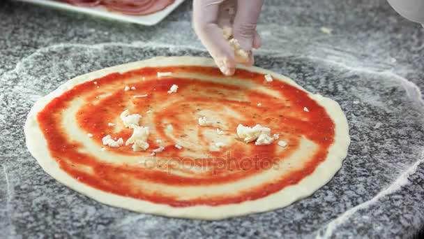 Піца скоринка крупним планом . — стокове відео