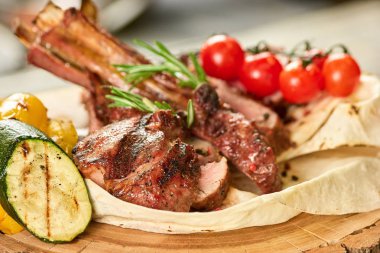 Closeup ızgara et ve kabak.