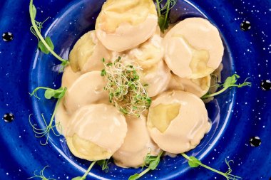 Mantı yemek yakın çekim.