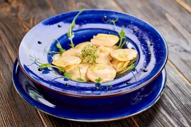 Üstten Görünüm köfte yeşillikleri ile.