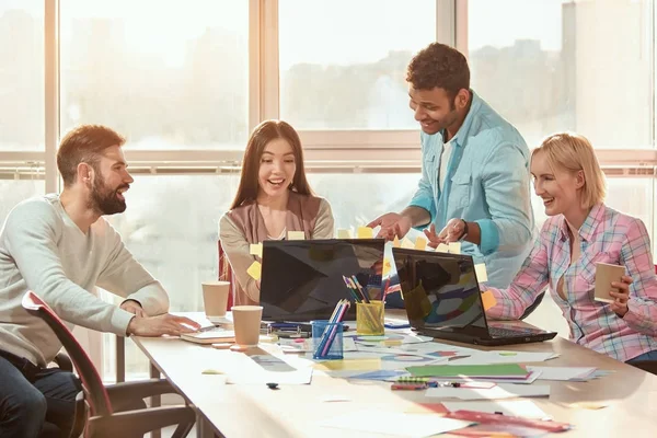 Equipo de programación Start Up . — Foto de Stock