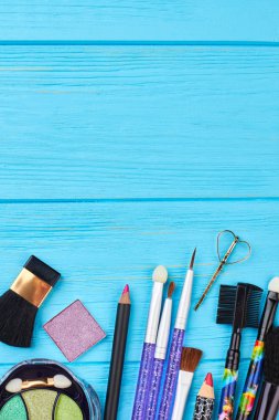 Makyaj uygulamak için fırçalar.