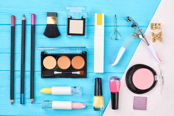 Flat lay cosmetics and accessories. — Stock Photo, Image