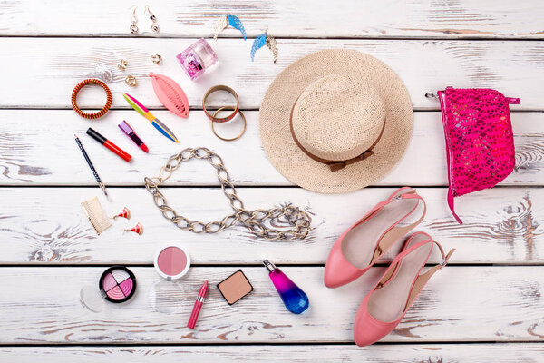 Модный женский набор
.