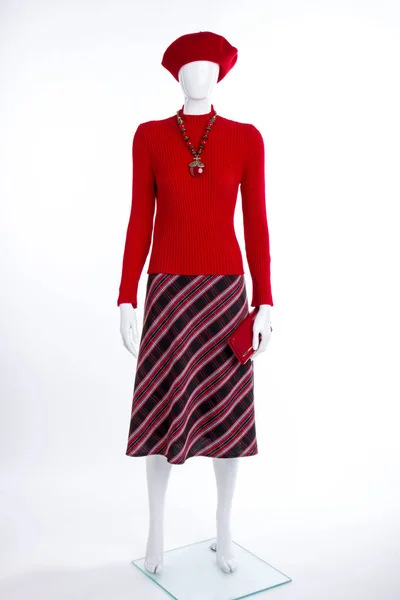 Boina vermelha, suéter e carteira . — Fotografia de Stock