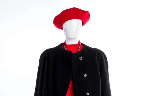 Boina vermelha e casaco preto para mulheres . — Fotografia de Stock