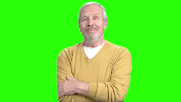 Elderly man having migraine, green screen. — Stock Video