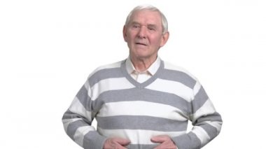 Mide problemleri ile yaşlı adam.