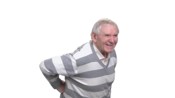 Homme âgé souffrant de maux de dos . — Video