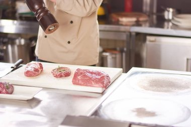 Toz biber biftek yağmurlama Şef.