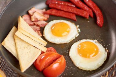 geleneksel İngiliz kahvaltısı.