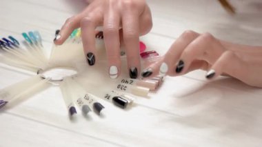 Eller tırnak renk, ağır çekim seçme.