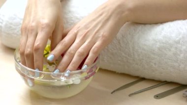 Spa terapisi, yavaş hareket alma eller.