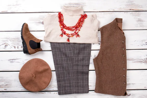 Set schöner eleganter Retro-Winterkleidung. — Stockfoto