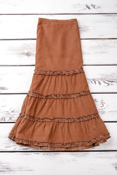 Gevouwen bruine jurk. — Stockfoto