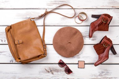 Bayan aksesuarlar, düz yatıyordu, görünümü top.