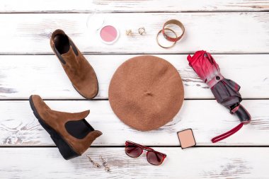 Düz yatıyordu bahar Bayan aksesuarları.