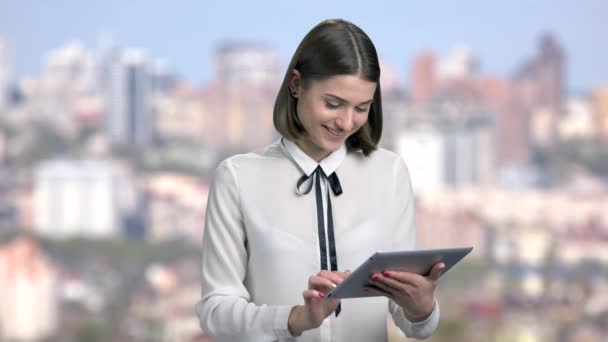 Happy young woman with pc tablet. — Stock Video