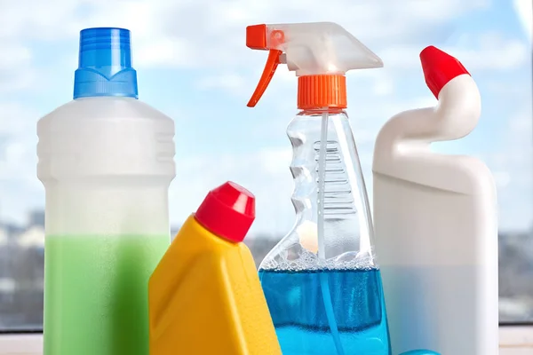 Zestaw produktów do czyszczenia domu. — Zdjęcie stockowe