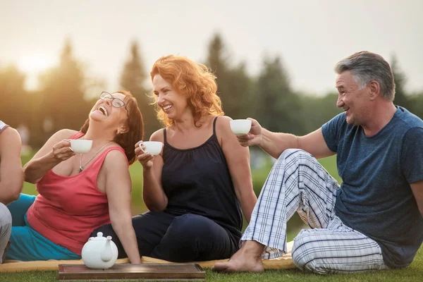 Portrait of laughing mature people. — Stock Photo, Image