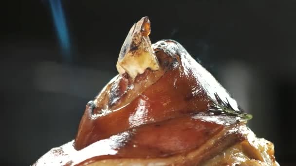 Roasted pork shank close up. — Stock Video