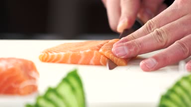 Şef Dilimleme somon yakın çekim.