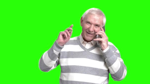 Bel nonno che parla al cellulare . — Video Stock