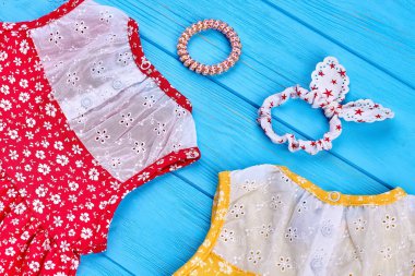 Bebek Elbiseleri, baş şal, saç cilt.