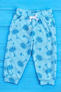 Hafif mavi yaz bebek tayt.