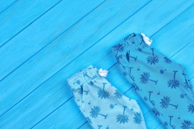 Childs'ın yaz arka plan giyim.