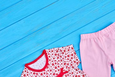 Bebek doğal giyim ve kopya alanı.