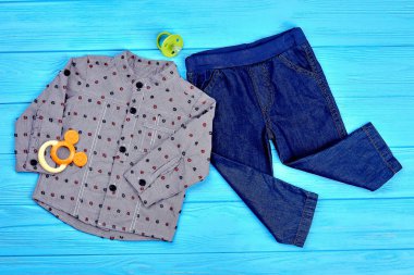 Modern tasarım erkek bebek sonbahar kıyafetleri.