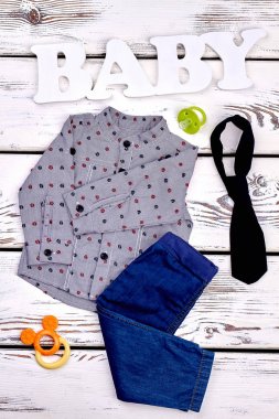 Bebek çocuk modern kıyafet.