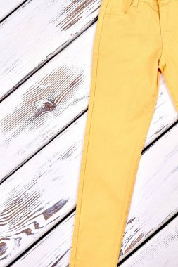 Kızlar skinny pantolon sarı.