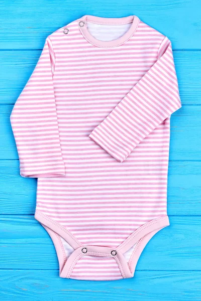 Lindo rosa rayas bebé niña mami . — Foto de Stock