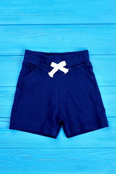 Pantalones cortos de algodón orgánico para niños . — Foto de Stock