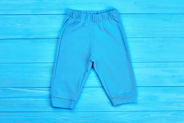 Pantalones de algodón infantiles aislados . — Foto de Stock