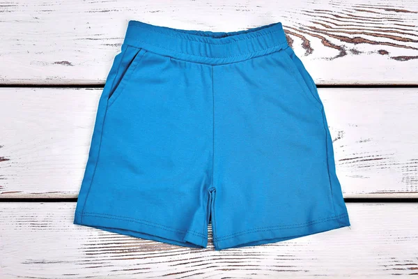 Niños blue cotton pockets shorts . — Foto de Stock