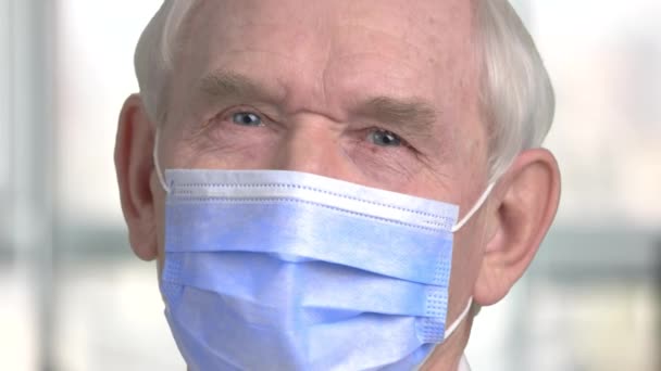 Portrait of senior surgery doctor. — Stock Video