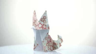 Güzel fox origami heykelcik.