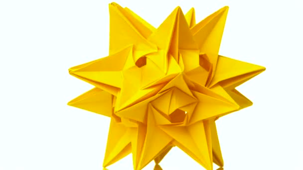 Modèle origami Spiky de couleur jaune . — Video