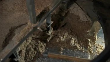 Bira fabrikası atık tanktan kaldırma.