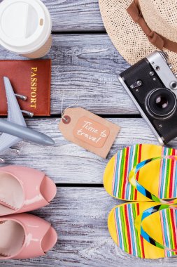 Karta işareti kavramı metin seyahat için zaman.