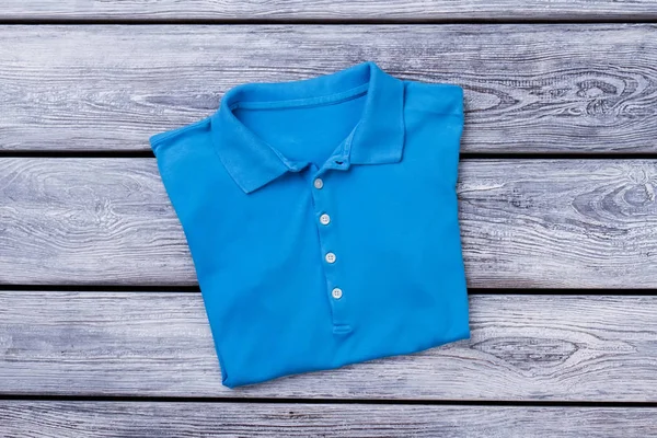 Голубая рубашка для поло . — стоковое фото