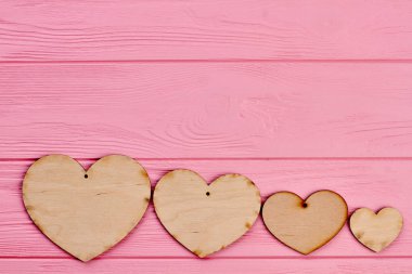 Ahşap kalpleri ve kopya alanı satır.