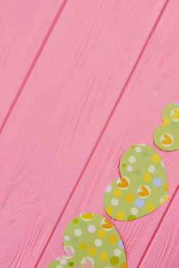 Kağıt kalpleri ve kopya alanı.