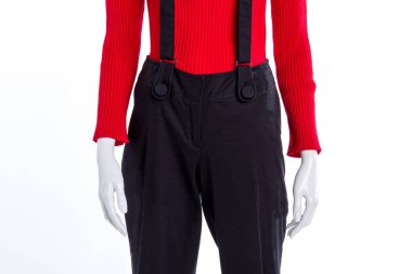 Kadın pantolon askısı ile kapatmak.