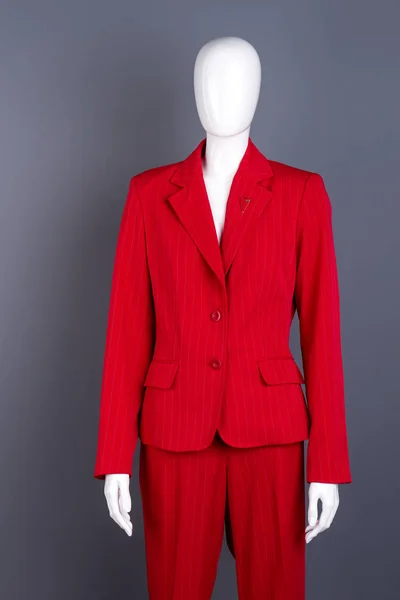 Mannequin en costume de style formel féminin rouge . — Photo