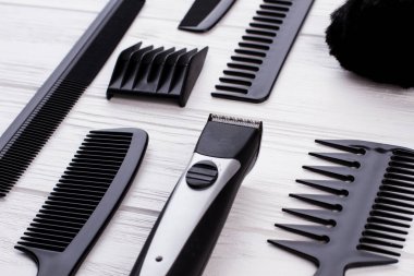 Masada profesyonel kuaför aletleri var..