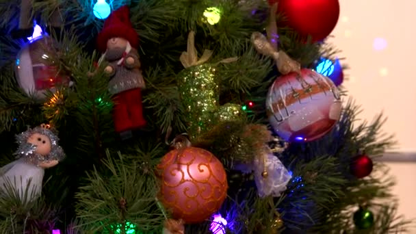 New Year tree with ornaments close up. — Stock Video